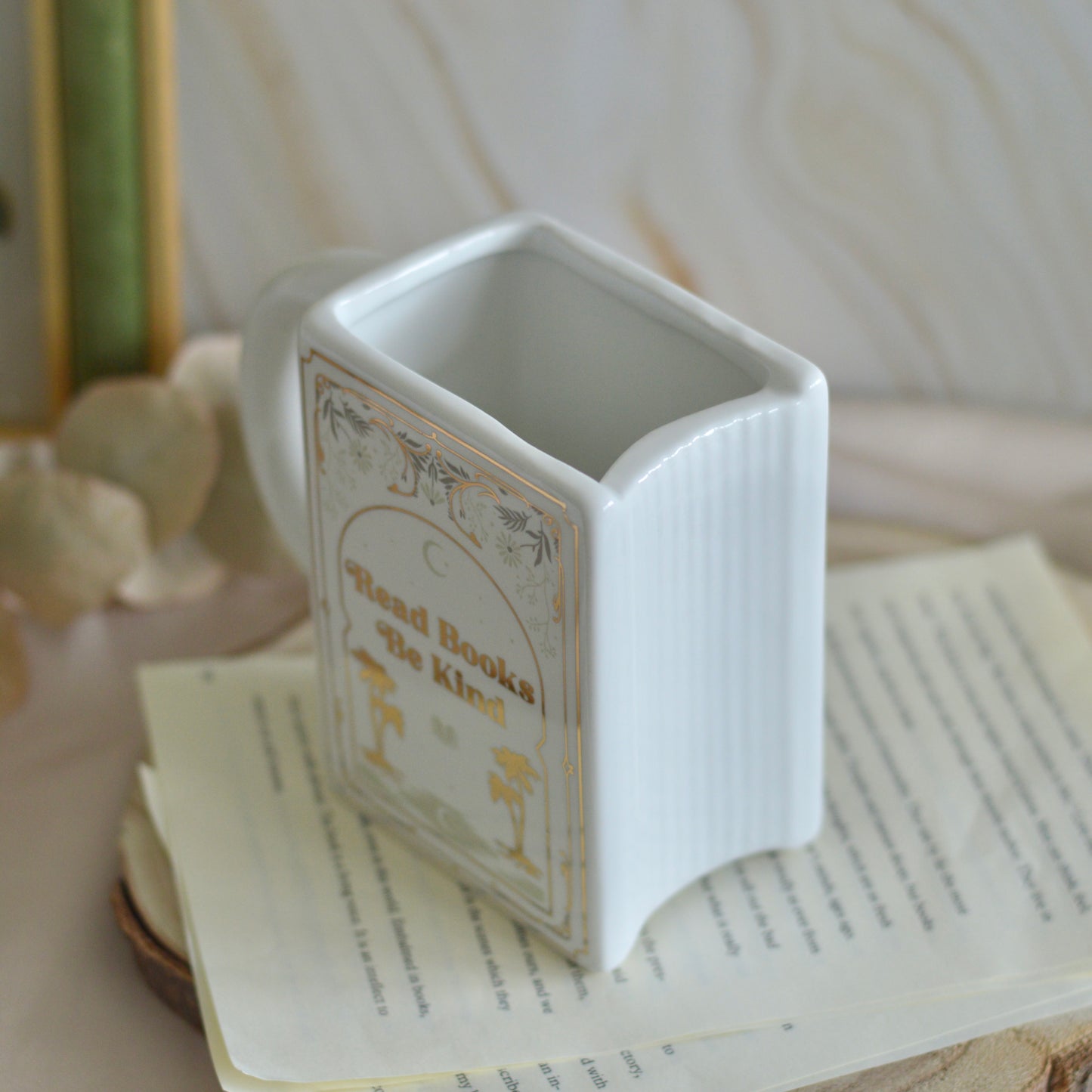 Taza · Read Books, Be Kind